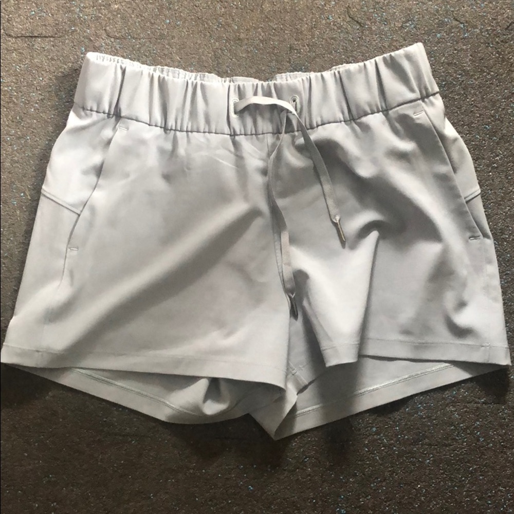 Lululemon On The Fly Short size 6 gray